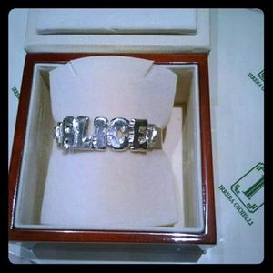 Example of how the jewelry is hand made